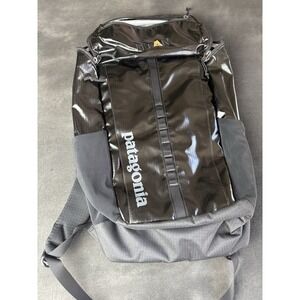 Patagonia Black Hole Pack 25L Backpack Black Shiny Daypack Hiking Travel